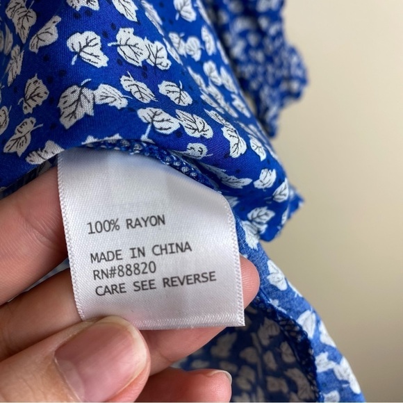 Bundle of 2 Medium Ditsy Floral Blouse - Picture 9 of 11